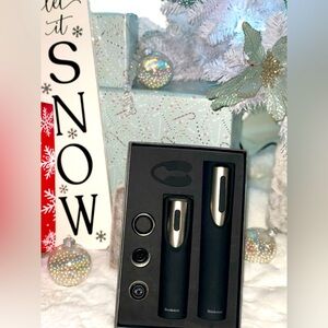 Brookstone Connoisseur’s Wine Gift Set